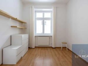 Prodej bytu 3+1, Znojmo, Jarošova, 78 m2