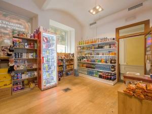 Pronájem obchodního prostoru, Praha - Nové Město, Tyršova, 32 m2