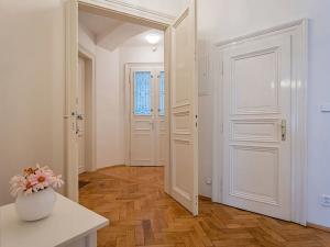 Pronájem bytu 2+1, Praha - Vinohrady, Italská, 110 m2