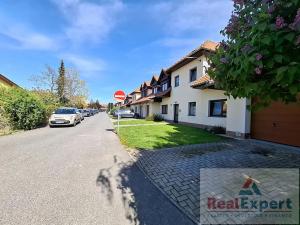 Pronájem bytu 1+kk, Jesenice, Za Rybníkem, 37 m2