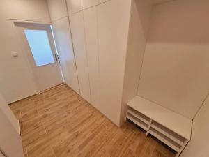 Pronájem bytu 2+1, Praha - Žižkov, K chmelnici, 50 m2