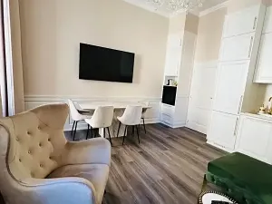 Prodej bytu 2+kk, Karlovy Vary, Zámecký vrch, 42 m2