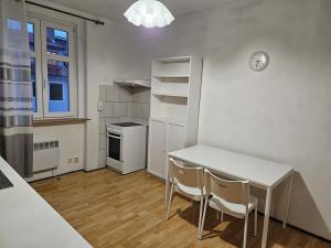 Pronájem bytu 1+1, Karlovy Vary, Kollárova, 35 m2