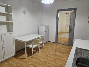 Pronájem bytu 1+1, Karlovy Vary, Kollárova, 35 m2
