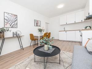 Prodej bytu 3+kk, Praha - Malešice, Káranská, 56 m2