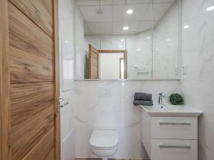 Pronájem bytu 2+kk, Hluboká nad Vltavou, Nerudova, 47 m2