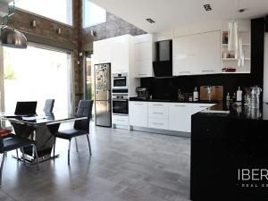 Prodej rodinného domu, Algeciras, Španělsko, Calle Cabo Cervera, 162 m2