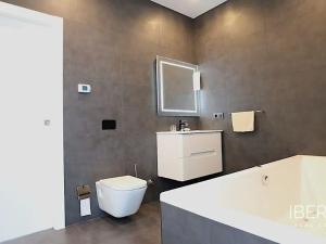 Prodej rodinného domu, Algeciras, Španělsko, Calle Cabo Cervera, 162 m2