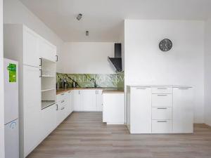 Prodej vícegeneračního domu, Milovice, Lesní, 423 m2