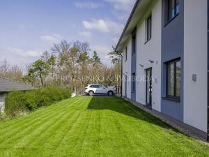 Prodej vícegeneračního domu, Milovice, Lesní, 423 m2