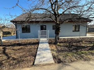 Prodej rodinného domu, Ptení, 92 m2