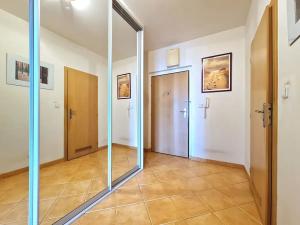 Pronájem bytu 1+kk, Praha - Kunratice, Za valem, 38 m2