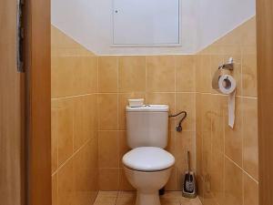 Pronájem bytu 1+kk, Praha - Kunratice, Za valem, 38 m2