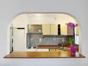 Prodej bytu 3+kk, Praha - Prosek, Letňanská, 77 m2