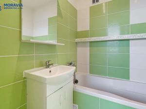 Pronájem bytu 2+1, Olomouc, Nešporova, 53 m2