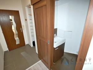 Pronájem bytu 2+1, Liberec, U Sirotčince, 58 m2