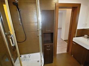 Pronájem bytu 2+1, Liberec, U Sirotčince, 58 m2