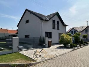 Prodej rodinného domu, Holasice, Čtvrtě, 139 m2