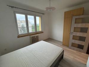Pronájem bytu 2+kk, Praha - Vysočany, Pod strojírnami, 57 m2
