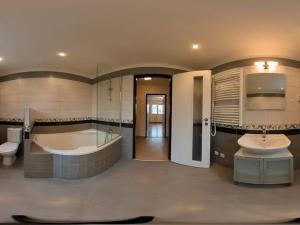 Pronájem rodinného domu, Praha - Libuš, V Hrobech, 405 m2