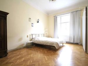 Pronájem bytu 3+1, Praha - Staré Město, Valentinská, 120 m2