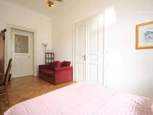 Pronájem bytu 3+1, Praha - Staré Město, Valentinská, 120 m2