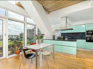 Prodej bytu 3+kk, Praha - Smíchov, Kobrova, 183 m2