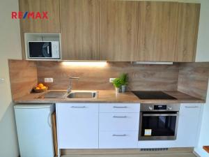 Pronájem bytu 1+kk, Praha - Zličín, Sazovická, 35 m2