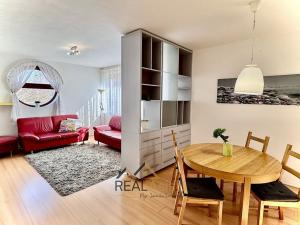 Prodej bytu 3+kk, Praha - Zbraslav, Neumannova, 77 m2