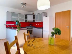 Prodej bytu 3+kk, Praha - Zbraslav, Neumannova, 77 m2
