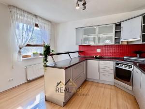 Prodej bytu 3+kk, Praha - Zbraslav, Neumannova, 77 m2