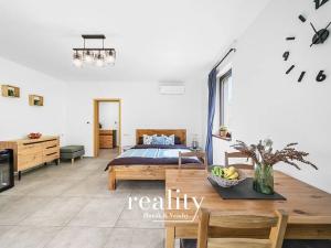 Prodej vícegeneračního domu, Perná, 205 m2