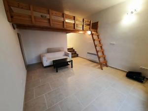 Pronájem bytu 1+1, Praha - Smíchov, Mošnova, 35 m2