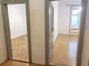Pronájem bytu 2+kk, Praha - Smíchov, U Nikolajky, 44 m2