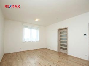 Pronájem bytu 2+kk, Praha - Ďáblice, Ďáblická, 42 m2