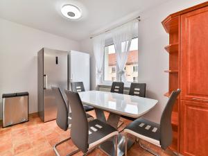 Prodej bytu 4+1, Sokolov, Heyrovského, 91 m2