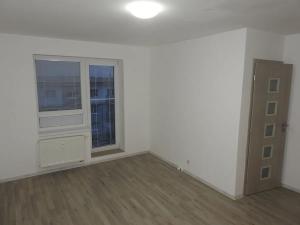 Prodej bytu 2+1, Milovice, Spojovací, 47 m2