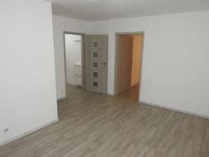 Prodej bytu 2+1, Milovice, Spojovací, 47 m2