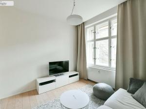 Pronájem bytu 2+kk, Praha - Vinohrady, Lucemburská, 50 m2