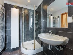 Prodej bytu 2+1, Karlovy Vary - Dvory, Lipová, 57 m2
