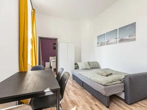 Pronájem činžovního domu, Praha - Karlín, 360 m2