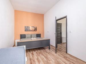 Pronájem činžovního domu, Praha - Karlín, 360 m2