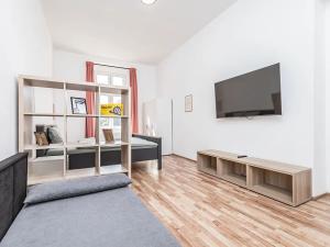 Pronájem činžovního domu, Praha - Karlín, 360 m2