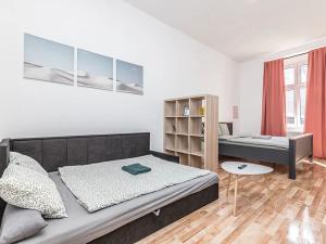 Pronájem činžovního domu, Praha - Karlín, 360 m2