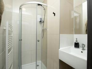 Pronájem činžovního domu, Praha - Karlín, 360 m2