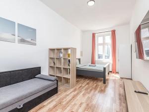 Pronájem činžovního domu, Praha - Karlín, 360 m2