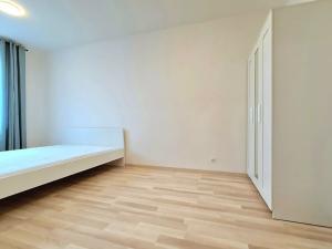 Pronájem bytu 2+kk, Praha - Třebonice, Do zahrádek I, 55 m2