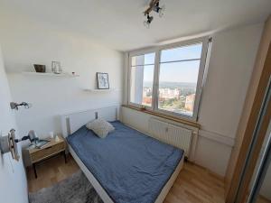 Pronájem bytu 2+kk, Praha - Troja, Hnězdenská, 36 m2