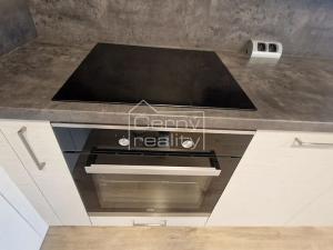 Pronájem bytu 2+kk, Pardubice, Na Spravedlnosti, 69 m2