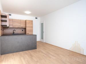 Pronájem bytu 2+kk, Praha - Vysočany, Smržových, 55 m2